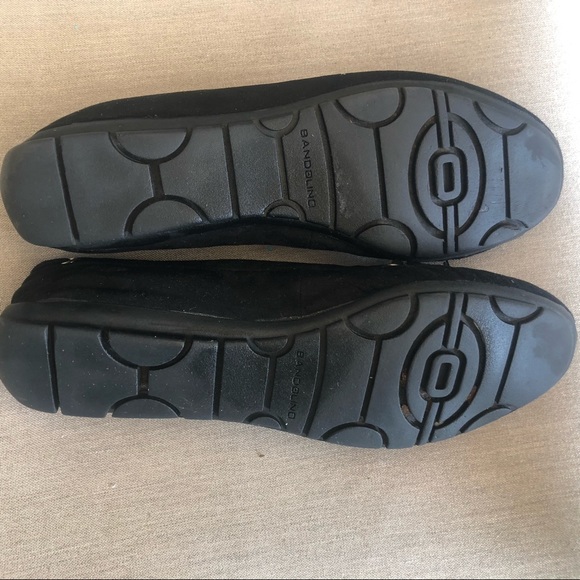 Bandolino Black Flats - Picture 2 of 3